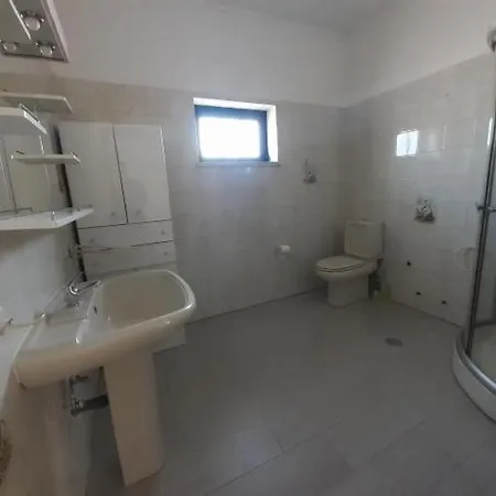 New Villa Near Albufeira E Armacao De Pera